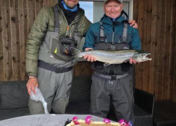 YTRI RANGÁ KOMIN Í YFIR 2000 LAXA