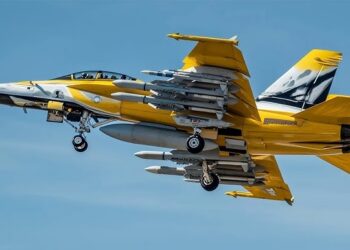 Herþotur sendar frá Keflavík til leitar að rússneskum kafbát