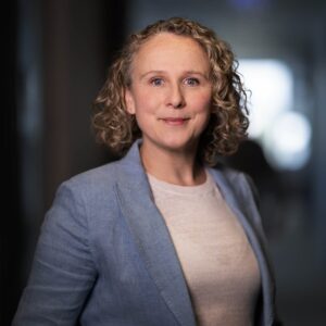 Svava María Atladóttir vinnur að verkefnum í ráðuneytinu á sviði stafrænnar þróunar og gagnamála í heilbrigðiskerfinu