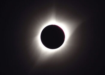 Veginum að Látrabjargi verði lokað – Almyrkvi 2026