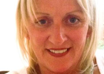 Guðrún Björk Kristmundsdóttir, eigandi Bæjarins beztu, er látin