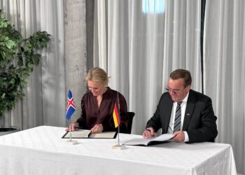 Undirrituðu viljayfirlýsingu á sviði varnarmála