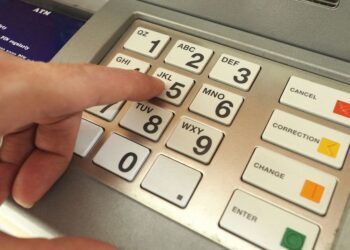 Ríkissjóður notaður eins og hraðbanki