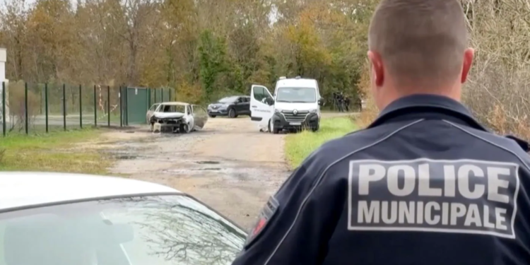 Hryðjuverk í Frakklandi – minnst níu særðir – „Allah er mikill“