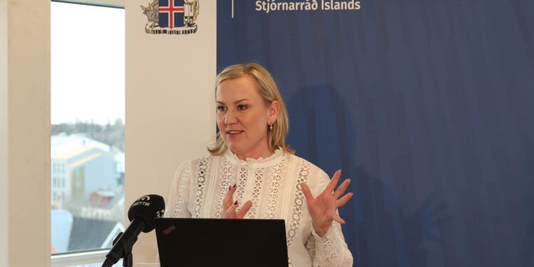 Fjöldi dvalarleyfishafa fimmfaldast frá 2017 – Niðurstöður starfshóps um dvalarleyfi