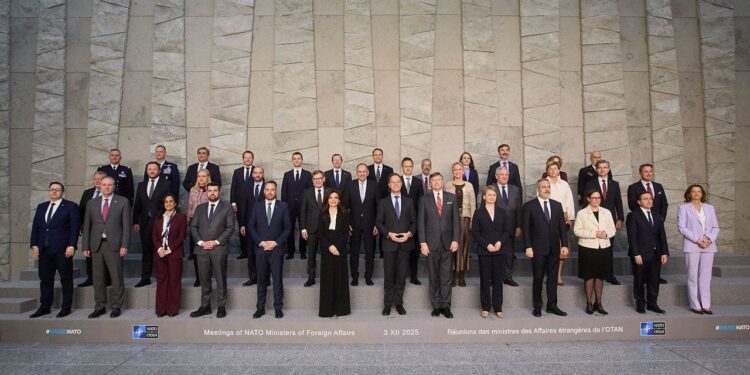 Utanríkisráðherrar Atlantshafsbandalagsins ræddu vaxandi ógn frá Rússlandi og stuðning við Úkraínu