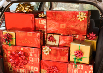 Jólagjöfum stolið úr bílum