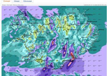 Suður af Reykjanesi er víðáttumikil lægð