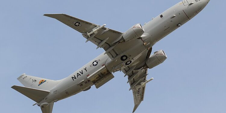 Bandaríski sjóherinn sveimar yfir Selfossi, Hveragerði og Ölfusi