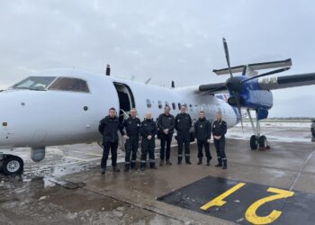 Flogið með lækningarvörur til Bretlands