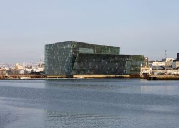 Harpa á framfæri skattgreiðenda
