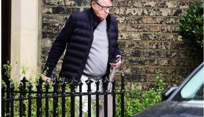 Peter Mandelson handtekinn