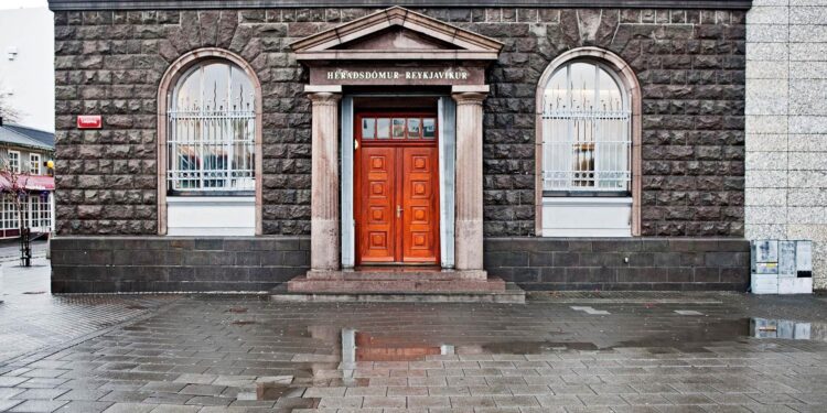 Átta sækja um embætti héraðsdómara