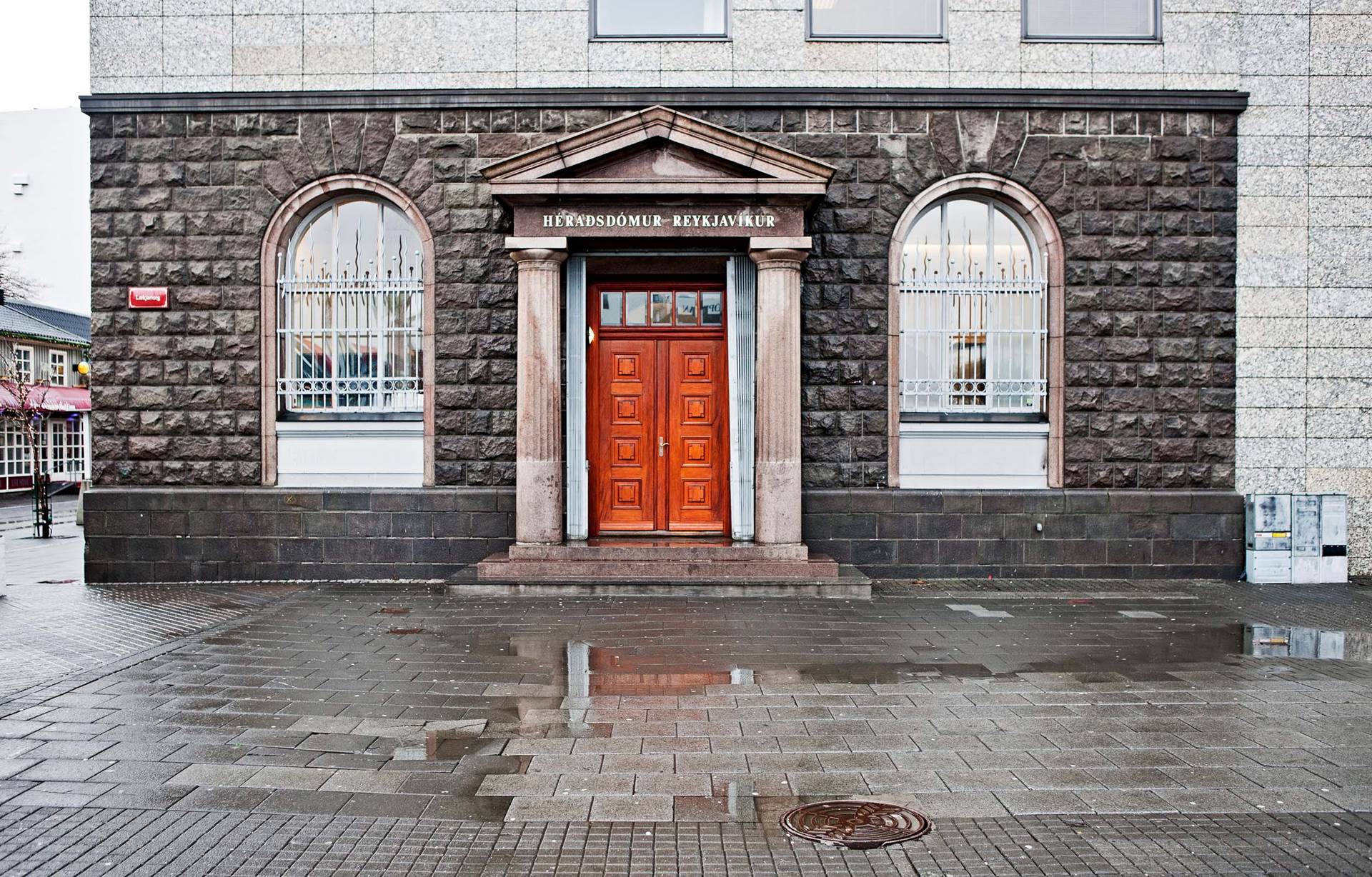 Átta sækja um embætti héraðsdómara