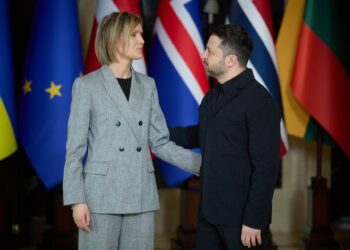 800 milljónir sendar til Úkraínu