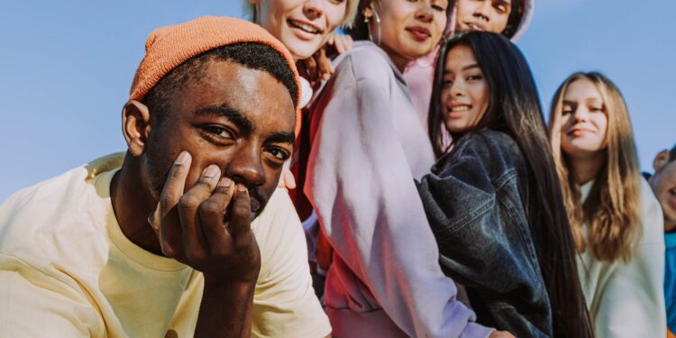 Tvö hundruð milljóna styrkur til innflytjenda